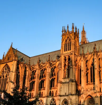image de la cathédrale de Metz agence SEO