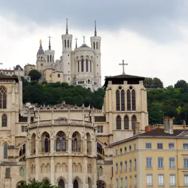 agence SEO Lyon photo de la Basilique Notre Dame de Fourvière